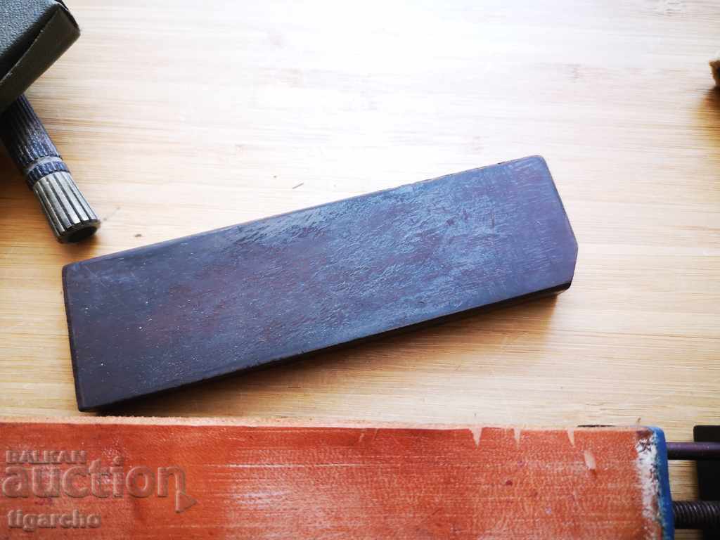 Delivery of Old razors Delivery of Old razors