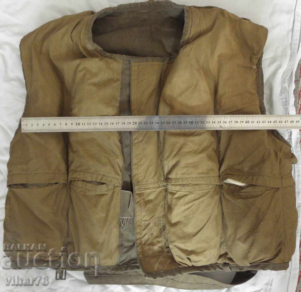 Delivery of An old military vest