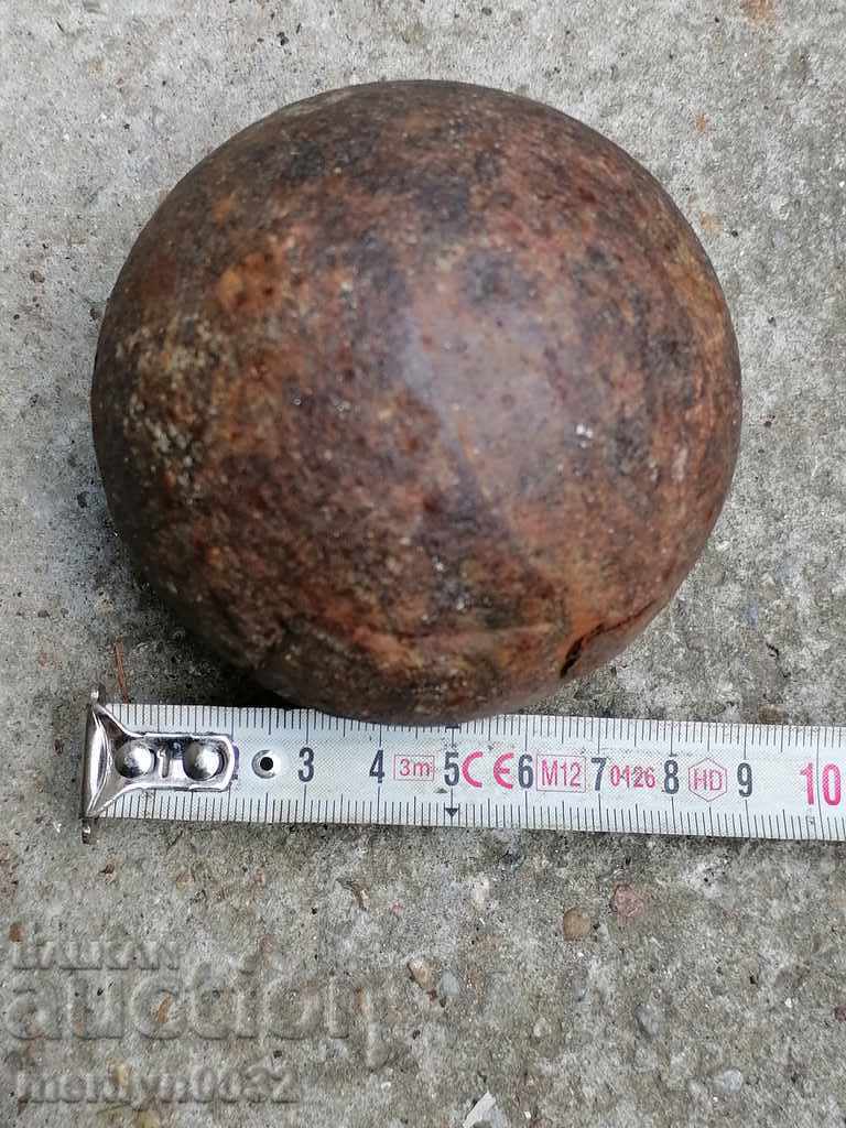 An old cannon top gun moves, a Crimean warfare BOB with price 55.00 BGN | € 28.12 An old cannon top gun moves, a Crimean warfare BOB with price 55.00 BGN | € 28.12