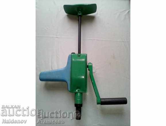 Mașină de găurit de la Soca Matkap Mașină de găurit de la Soca Matkap