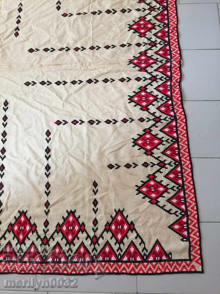 Auction Old embroidered square 1.4 / 1.4 m tablecloth Bulgarian embroidery Auction Old embroidered square 1.4 / 1.4 m tablecloth Bulgarian embroidery