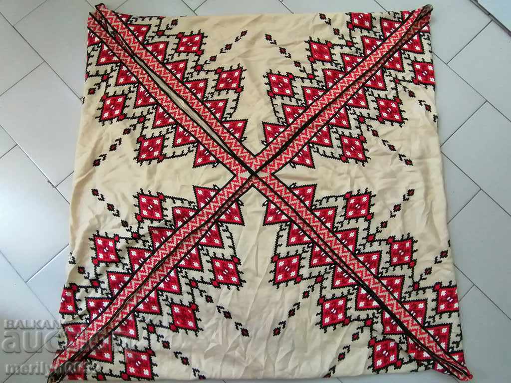 Old embroidered square 1.4 / 1.4 m tablecloth Bulgarian embroidery - 7 Old embroidered square 1.4 / 1.4 m tablecloth Bulgarian embroidery - 7