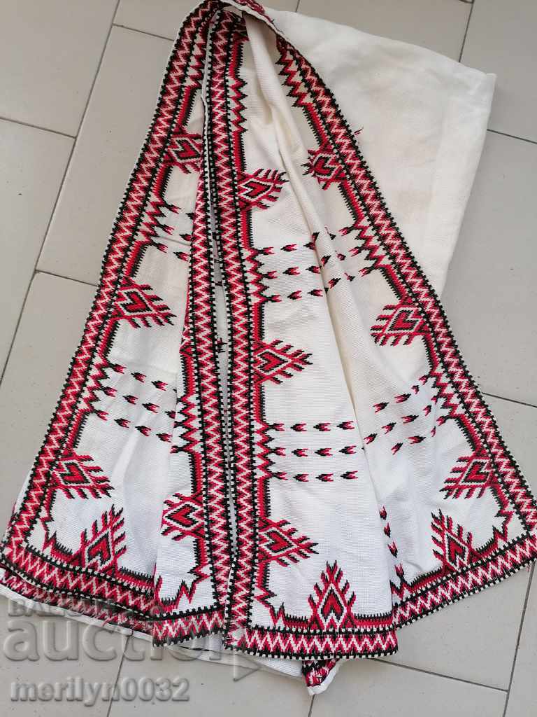 Old embroidered square 1.38 / 1.38 m tablecloth Bulgarian embroidery - 6 Old embroidered square 1.38 / 1.38 m tablecloth Bulgarian embroidery - 6