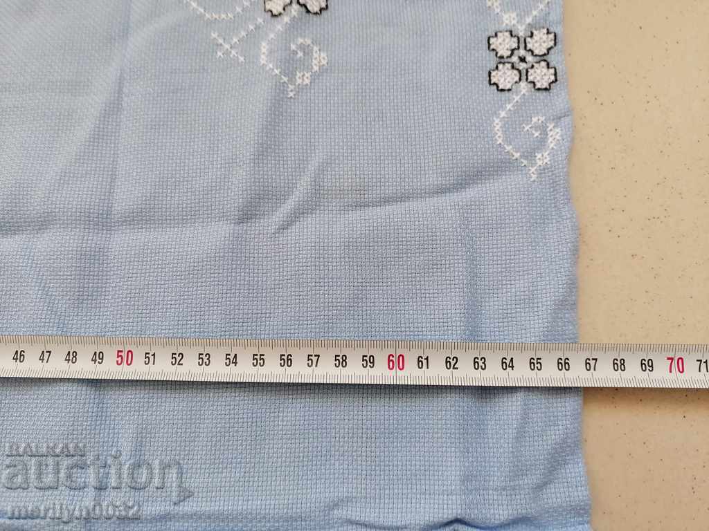 Vechi fețe de masă brodate în carouri brodate bulgărești - 7 Vechi fețe de masă brodate în carouri brodate bulgărești - 7