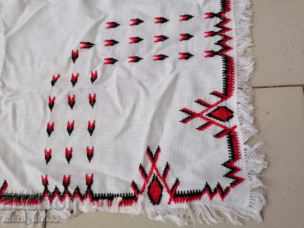 Livrarea Vechi fețe de masă brodate în carouri brodate bulgărești Livrarea Vechi fețe de masă brodate în carouri brodate bulgărești