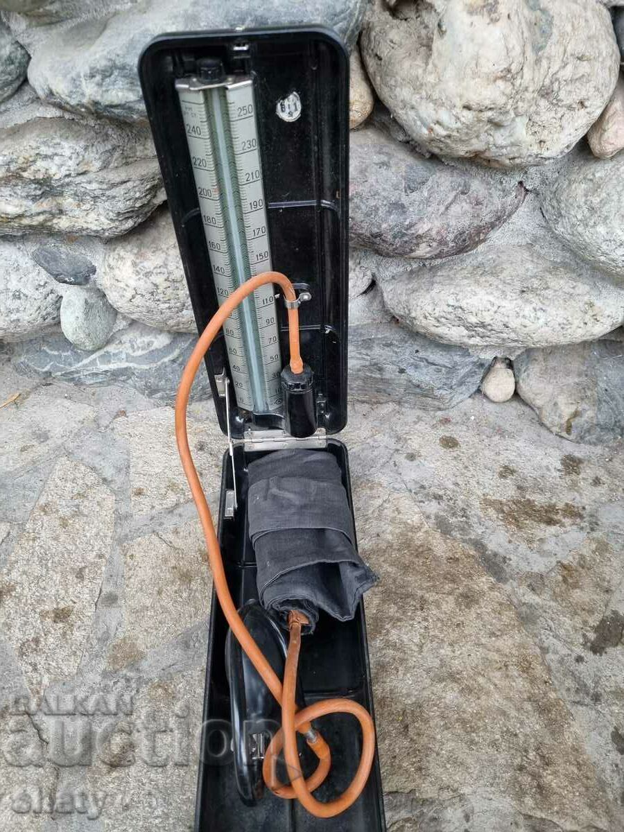 Old blood pressure monitor - 6