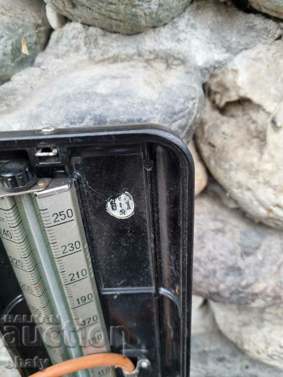 Old blood pressure monitor - 7