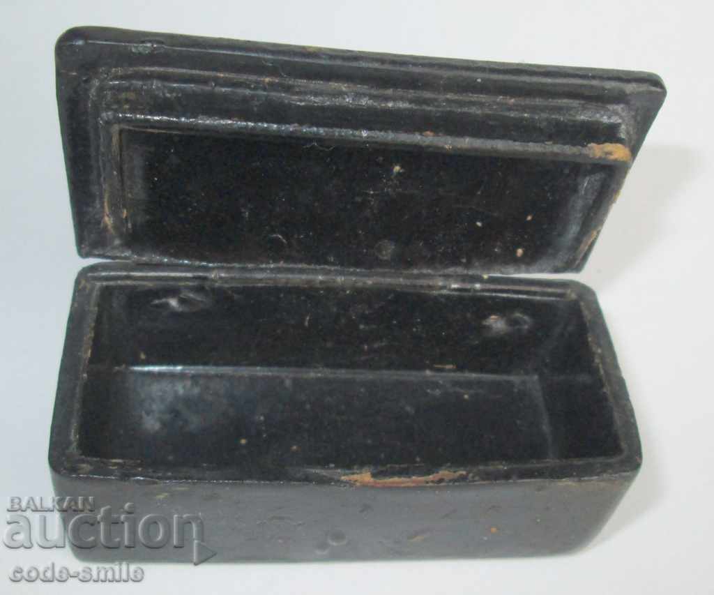 Auction A 19th century old box of papier-mâché with silver marquetry Auction A 19th century old box of papier-mâché with silver marquetry