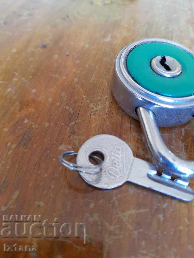 Old Padlock Delta - 6 Old Padlock Delta - 6