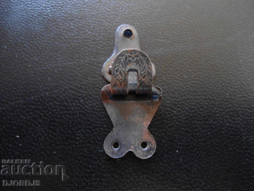 Παράδοση Πολλά μεταλλικά κουμπιά, συνδετήρες, 103 τεμάχια