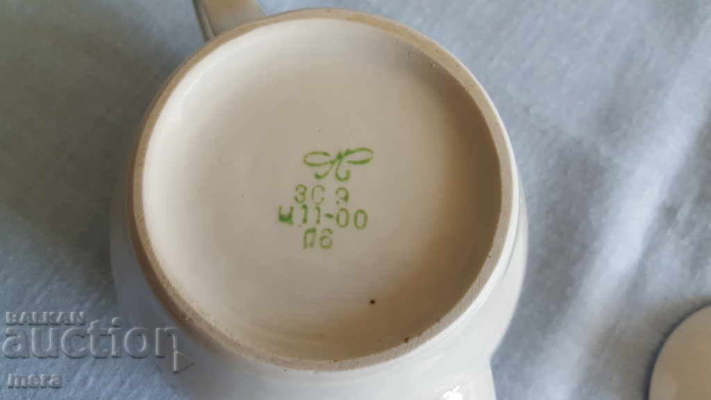 Delivery of Porcelain Teapot Delivery of Porcelain Teapot