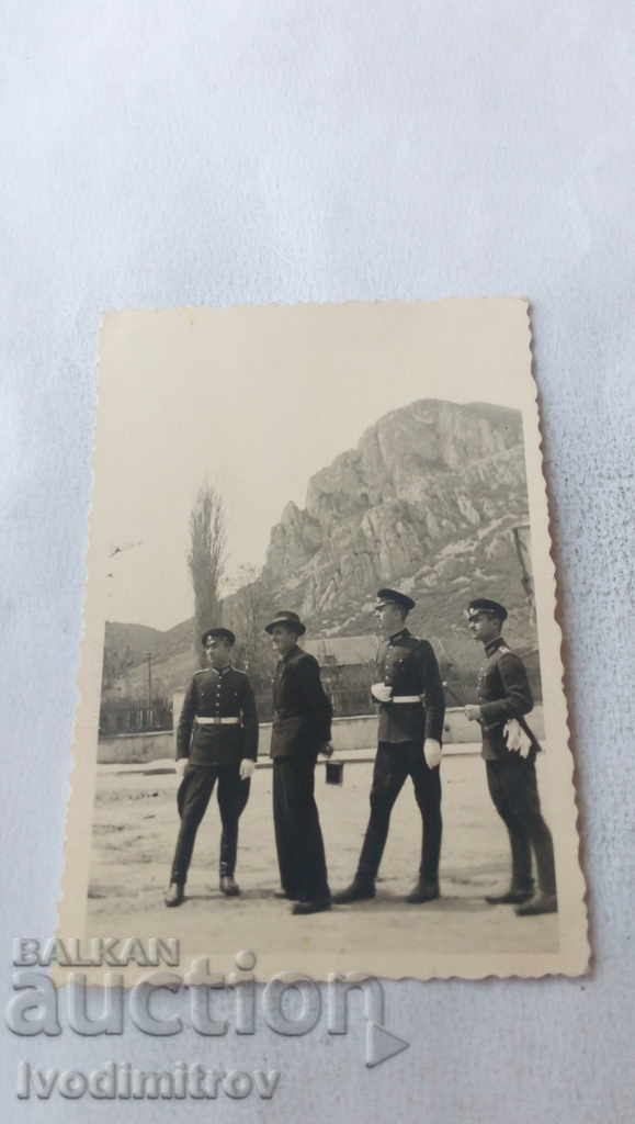 Снимка Враца Офицери на площада Великденъ 1938