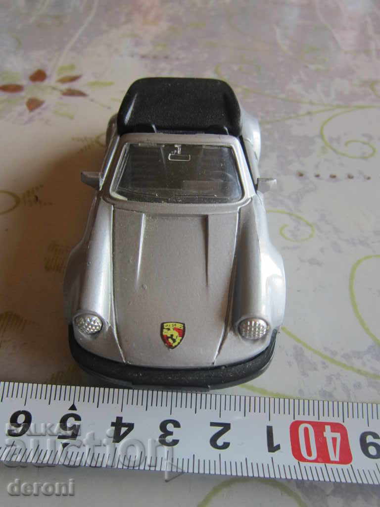 Cărucior uimitor Porche 911 SC cu preț 15.00 BGN | € 7.67