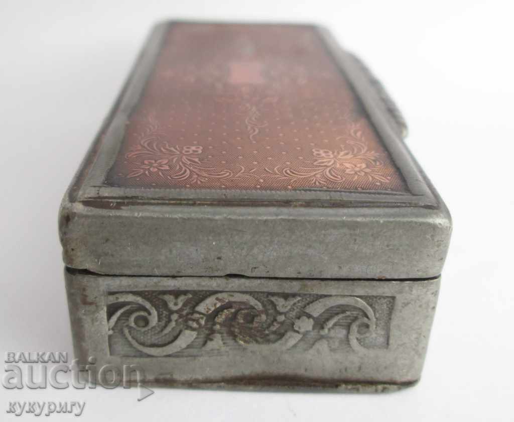 Livrarea Cutie veche pentru snuff sau pastile cu ornamente Livrarea Cutie veche pentru snuff sau pastile cu ornamente