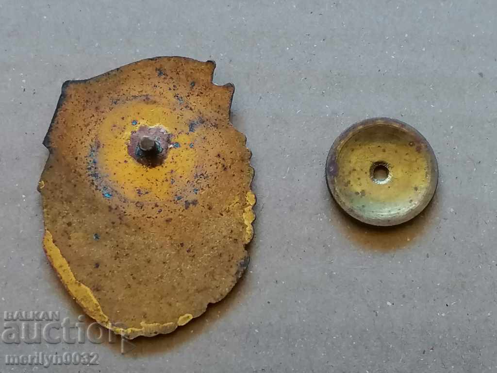 Combat Badge and Political Training Badge - 5 Combat Badge and Political Training Badge - 5