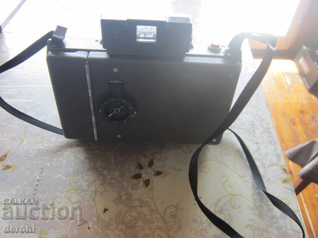 Livrarea Camera Polaroid Automatic 340 Land