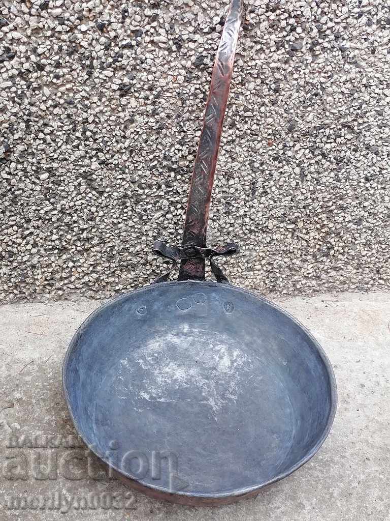 Стар меден тиган, бакър, тава, меден съд с цена 69.00 лв. | € 35.28 Стар меден тиган, бакър, тава, меден съд с цена 69.00 лв. | € 35.28