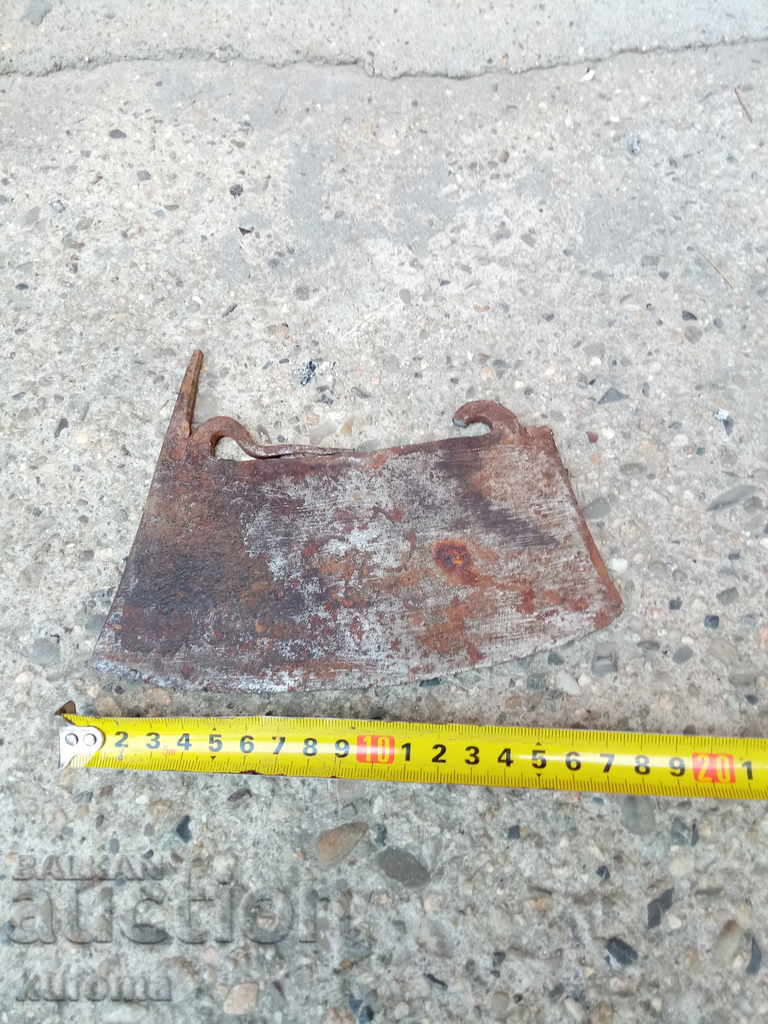 Auction An old skin tanner Auction An old skin tanner