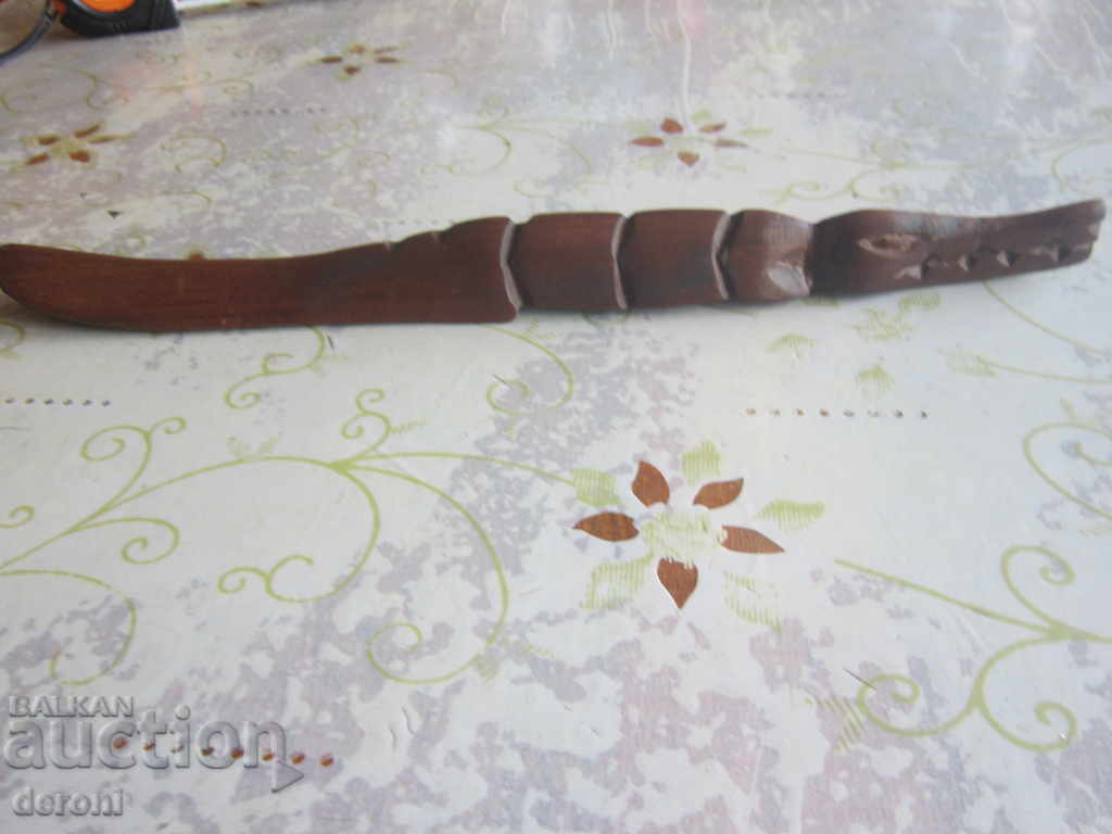 Great wooden crocodile shoe figure with price 15.00 BGN | € 7.67 Great wooden crocodile shoe figure with price 15.00 BGN | € 7.67