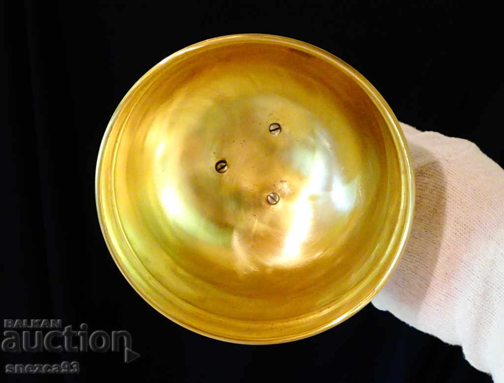 Auction Brass candy dish, 10 cm diameter. Auction Brass candy dish, 10 cm diameter.