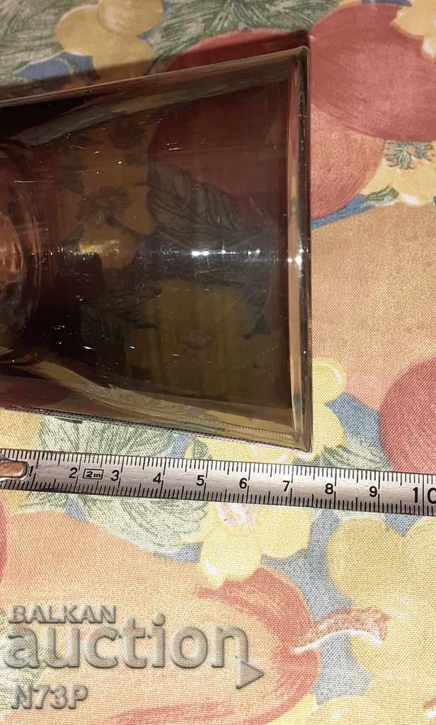 VAZĂ. SUPORT DE LUMÂNARE. STICLĂ. FĂCUT DE MÂNĂ. cu preț 15.00 BGN | € 7.67 VAZĂ. SUPORT DE LUMÂNARE. STICLĂ. FĂCUT DE MÂNĂ. cu preț 15.00 BGN | € 7.67