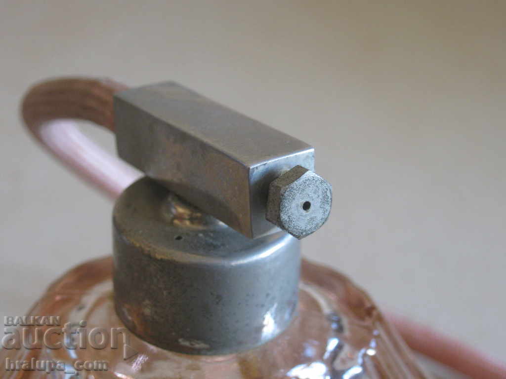 Auction The bottle of Pompadour Austria perfume is old Auction The bottle of Pompadour Austria perfume is old