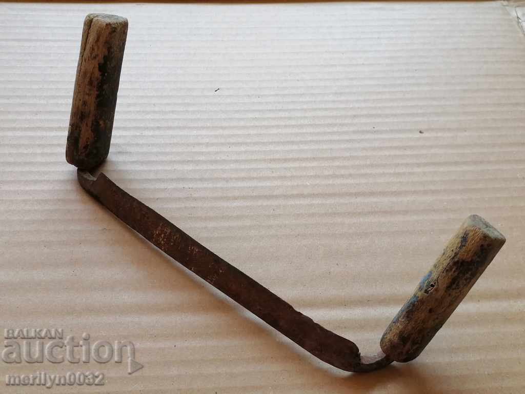 Old forged ruff tool wrought iron wooden planer with price 39.00 BGN | € 19.94 Old forged ruff tool wrought iron wooden planer with price 39.00 BGN | € 19.94