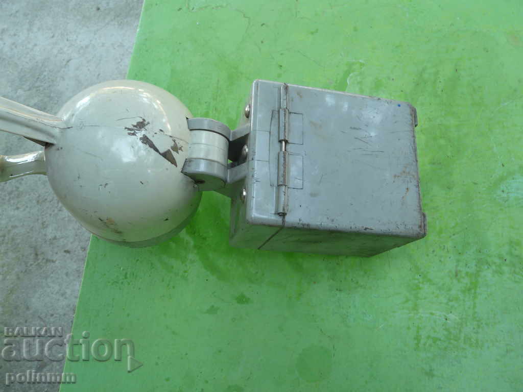 Delivery of Large German lantern - working