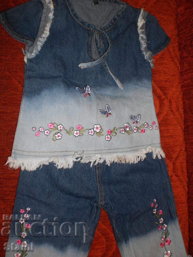 Children's suit with 3/4 pants and ombre denim blouse for 2-3 years with price 6.00 BGN | € 3.07 Children's suit with 3/4 pants and ombre denim blouse for 2-3 years with price 6.00 BGN | € 3.07