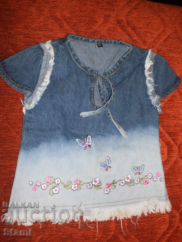 Auction Children's suit with 3/4 pants and ombre denim blouse for 2-3 years Auction Children's suit with 3/4 pants and ombre denim blouse for 2-3 years