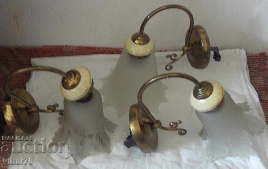 Delivery of three wall lamps Delivery of three wall lamps