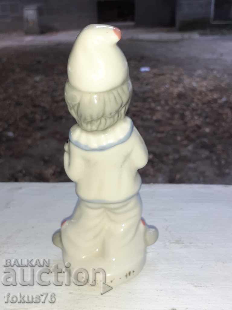 Porcelain Figure Figurine - with price 37.00 BGN | € 18.92 Porcelain Figure Figurine - with price 37.00 BGN | € 18.92