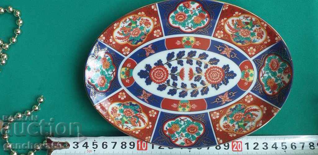 Beautiful porcelain platter, flowers, gilding/Japan Beautiful porcelain platter, flowers, gilding/Japan