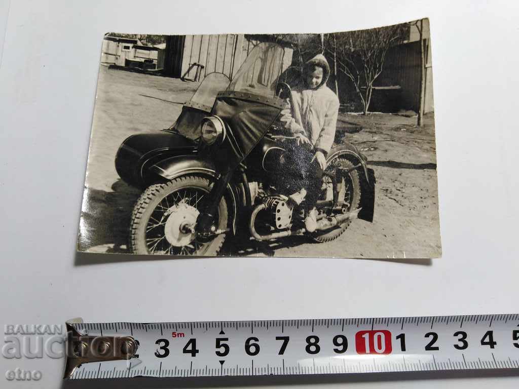 FOTOGRAFIE VECHE - 1968, MOTOR, BSA, TRIUMPH, INDIAN, Ariel, Plovdiv cu preț 20.00 BGN | € 10.23