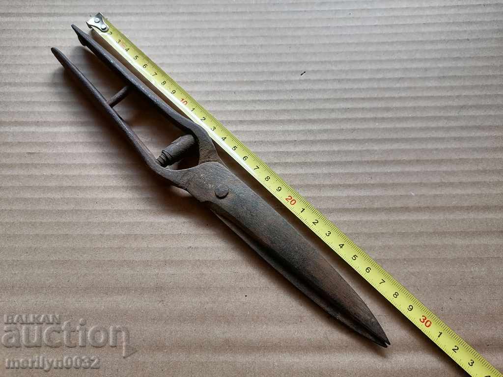 Auction Old wrought iron scissors, knife, wrought iron scissors Auction Old wrought iron scissors, knife, wrought iron scissors