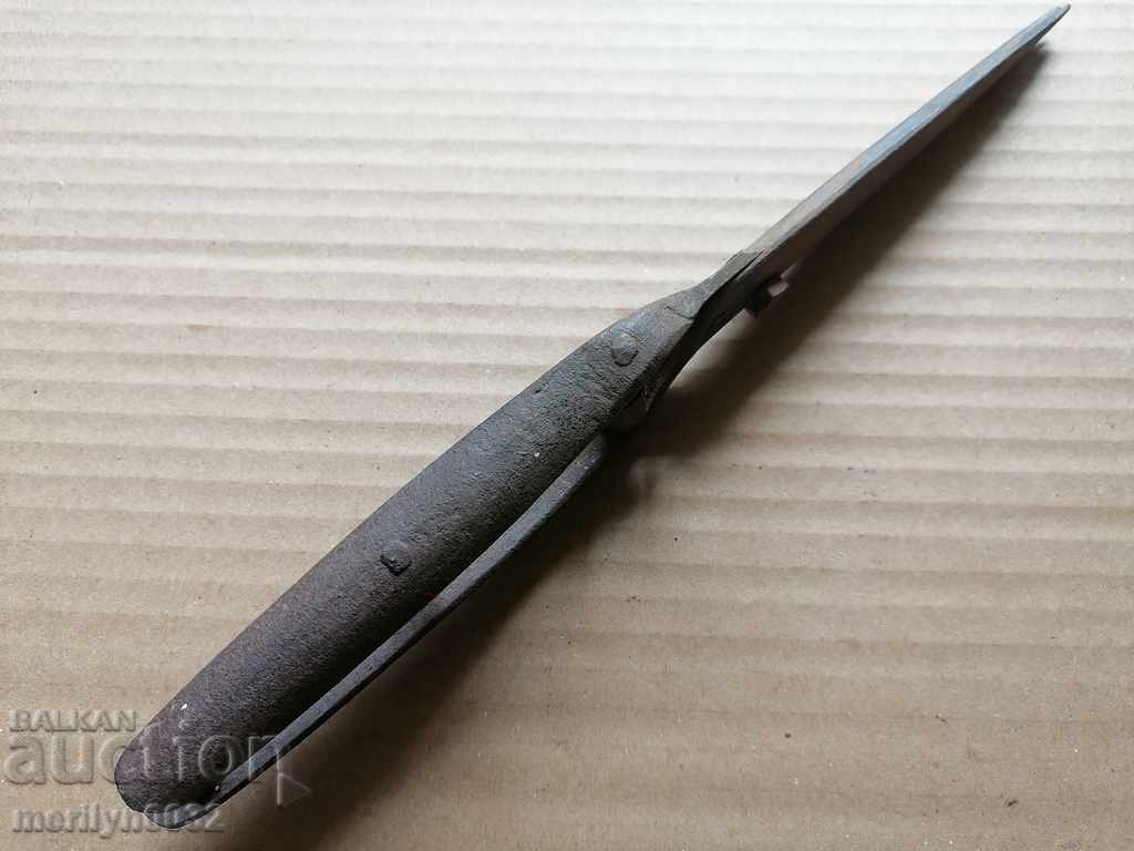 Delivery of Old wrought iron scissors, knife, wrought iron scissors Delivery of Old wrought iron scissors, knife, wrought iron scissors