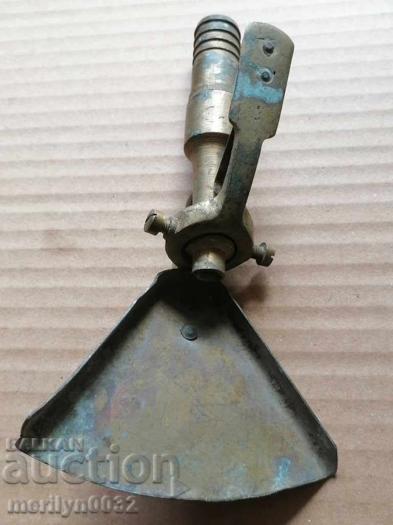 Delivery of Brass nozzle sprinkler on an old watering system Delivery of Brass nozzle sprinkler on an old watering system