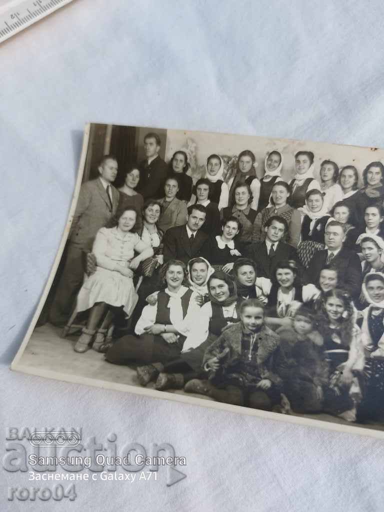 Παράδοση ΦΩΤΟΓΡΑΦΙΑ "ΩΡΑΙΑ" ΣΙΛΥΑΝΟΒ - ΠΕΙΡΟΤΑ