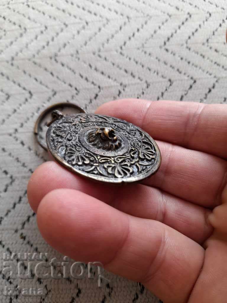 Livrarea Un inel de chei vechi Livrarea Un inel de chei vechi