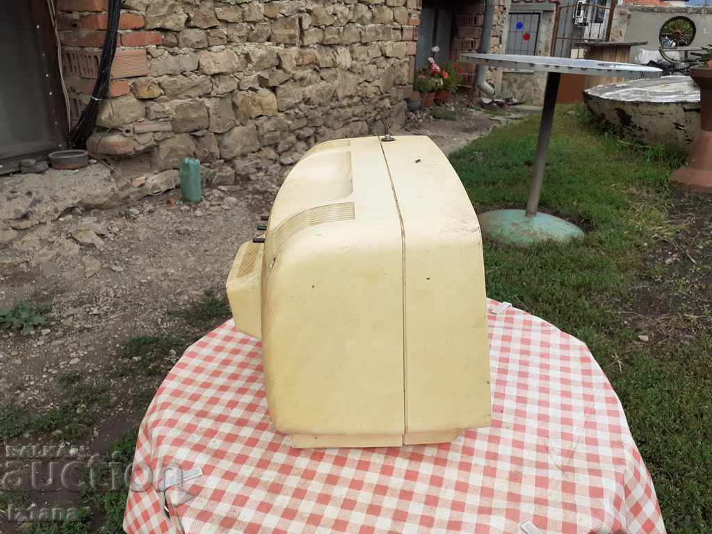 Old TV Yunost 406 with price 22.00 BGN | € 11.25 Old TV Yunost 406 with price 22.00 BGN | € 11.25