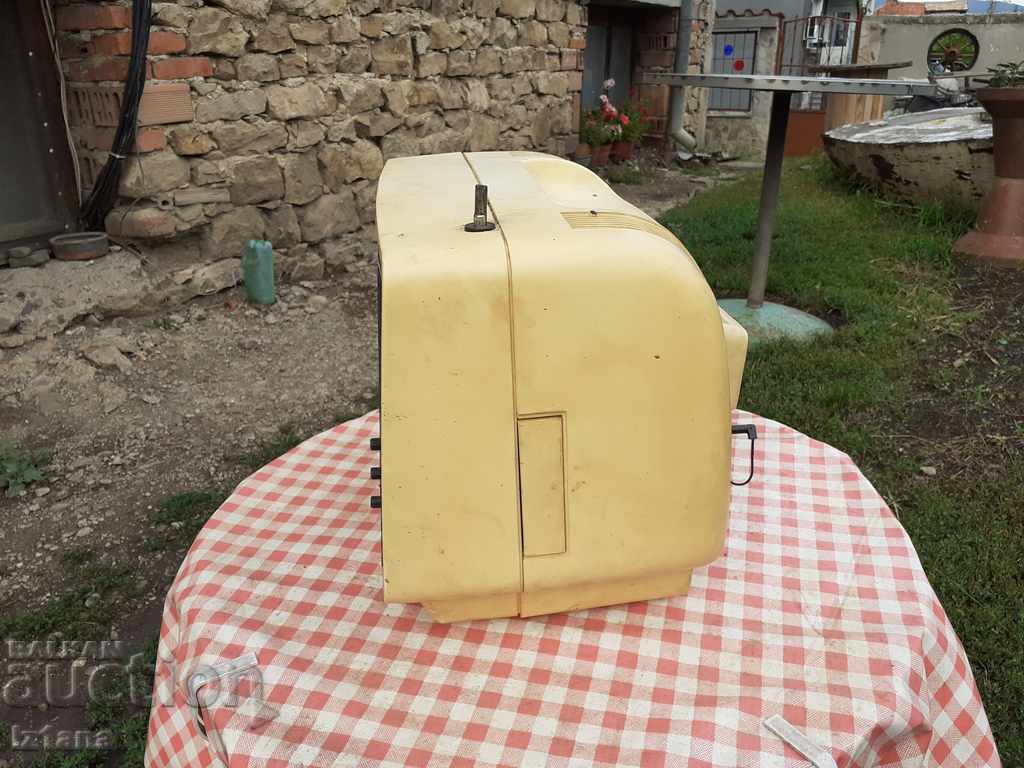 Delivery of Old TV Yunost 406 Delivery of Old TV Yunost 406