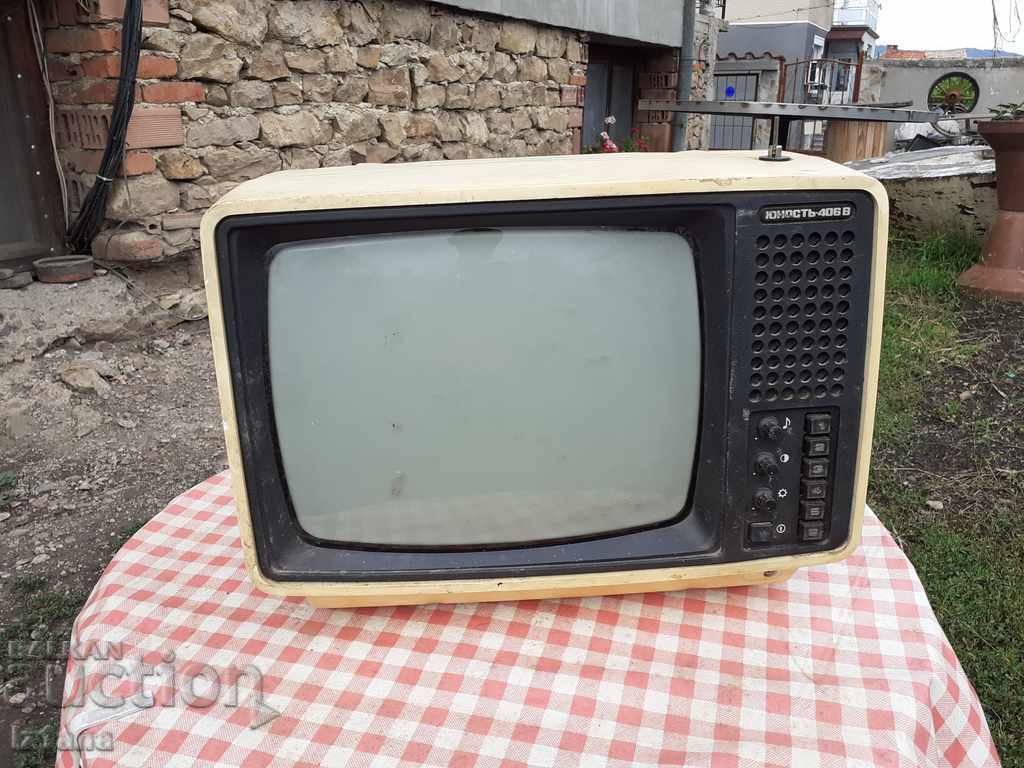 Стар телевизор Юност 406 В