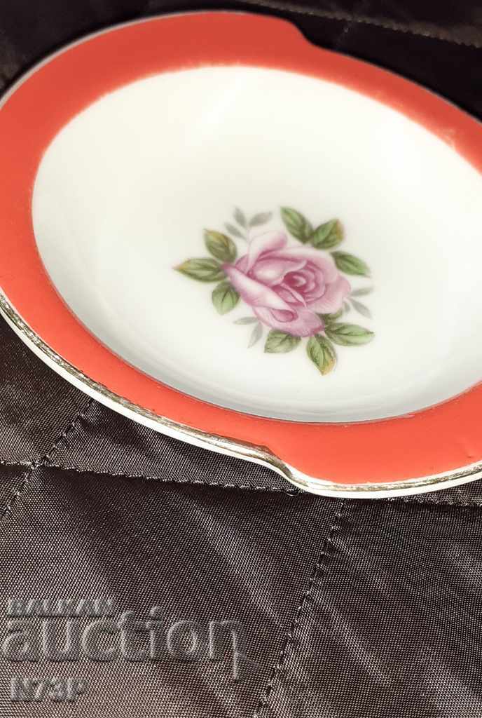 OLD PLATE. MADE IN JAPAN. with price 5.00 BGN | € 2.56