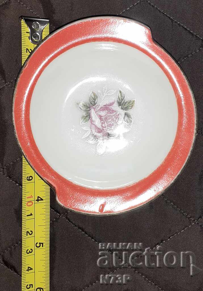 Auction  OLD PLATE. MADE IN JAPAN.