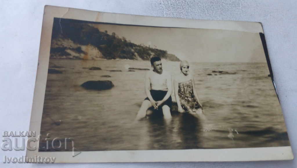 Снимка Варна Мъж и жена в морето 1930