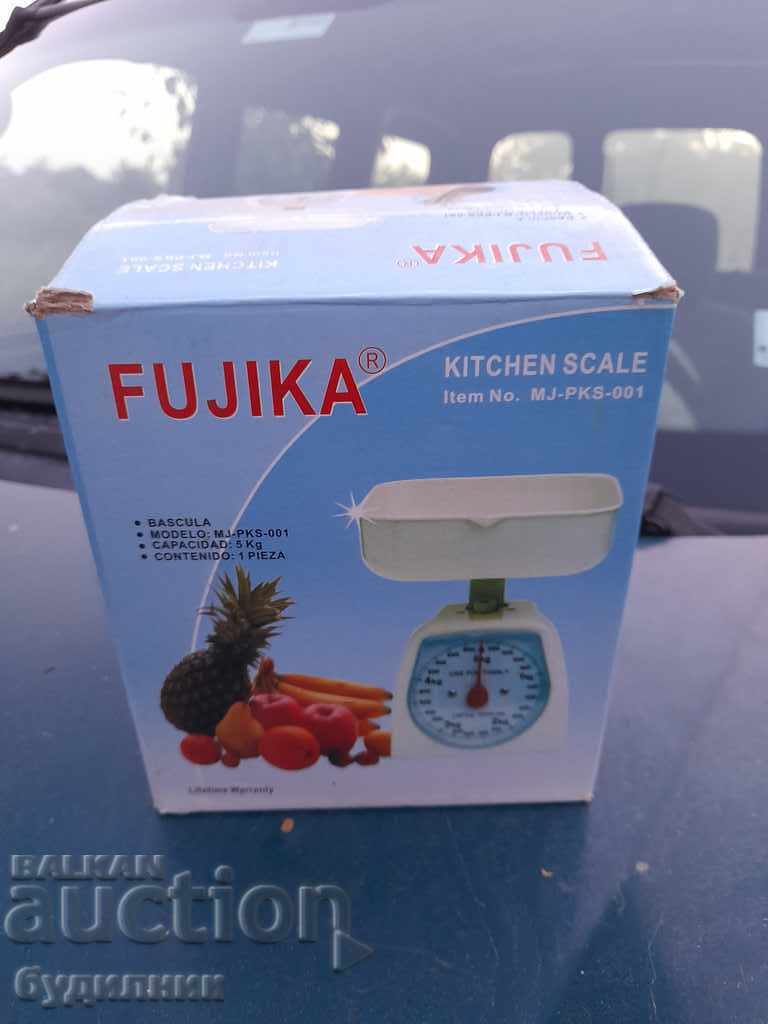 Nouă cântare de bucătărie retro "FUJIKA" (funcționează perfect).