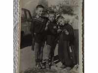 FRIENDS BOYS WITH THINGS THING PHOTO AROUND 1957