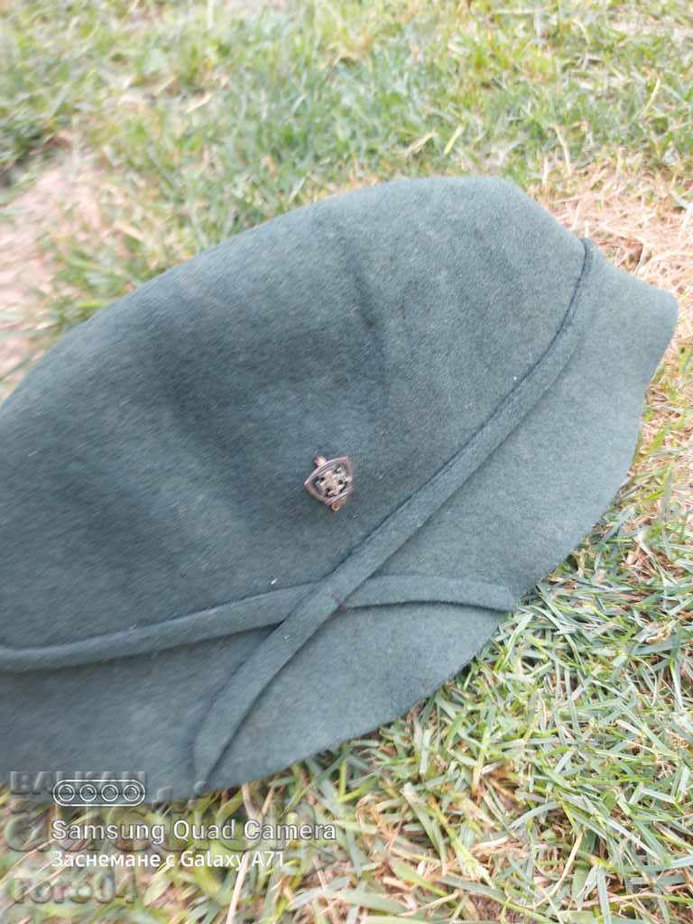 Auction TOURIST HAT WITH SCOUT BADGE Auction TOURIST HAT WITH SCOUT BADGE