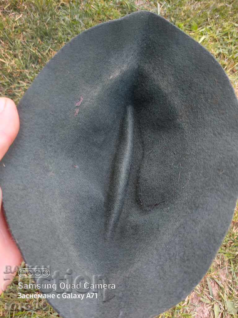 ΤΟΥΡΙΣΤΙΚΟ ΚΑΠΕΛΟ ΜΕ ΠΡΟΣΦΟΡΟ - 6