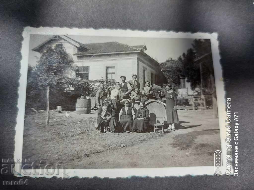 POP - BURE - PEOPLE - TOAST - 6 POP - BURE - PEOPLE - TOAST - 6